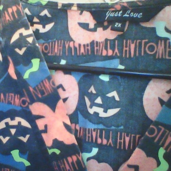 Halloween Pumpkin Scrub Top 2XL Short Sleeve VNeck Pockets Just Love - Picture 3 of 3